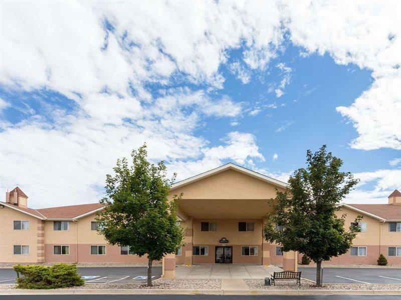 Days Inn By Wyndham Colorado Springs Airport Exteriör bild